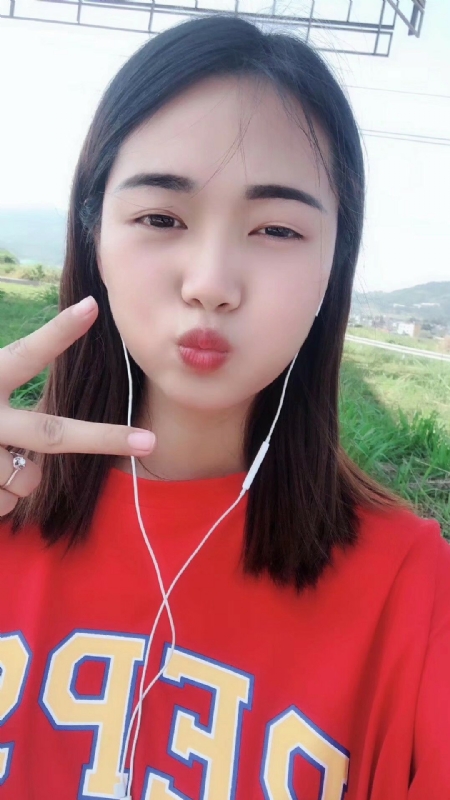 深拥必定温暖的第一张照片--连云港相亲服务中心