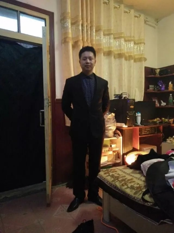 亮亮的第一张照片--连云港相亲服务中心