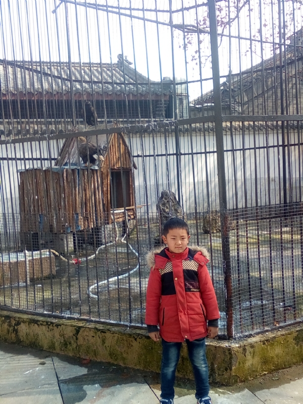 山高人伟峰的第一张照片--连云港相亲服务中心