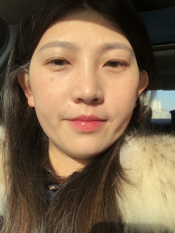 轻闭双眼的第一张照片--连云港相亲服务中心