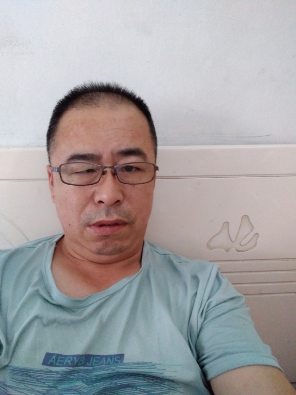 大叔的第一张照片--连云港相亲服务中心