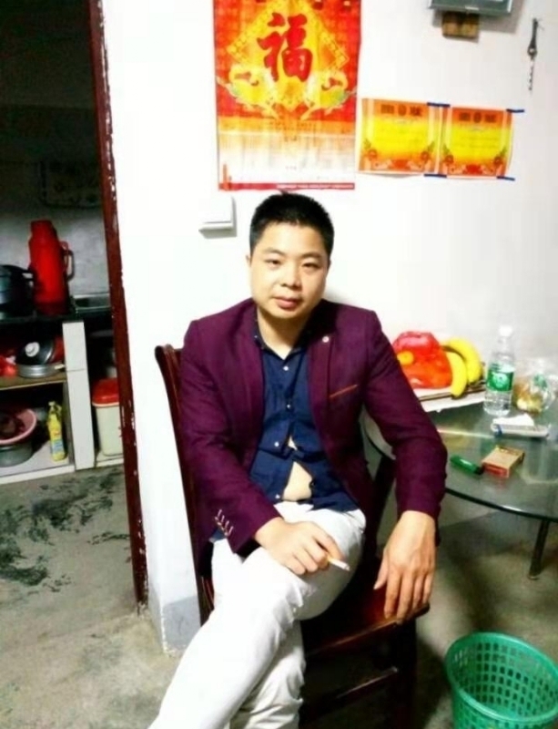 蓝色的微笑的第一张照片--连云港相亲服务中心