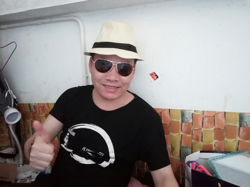 艰难爱情的第一张照片--连云港相亲服务中心