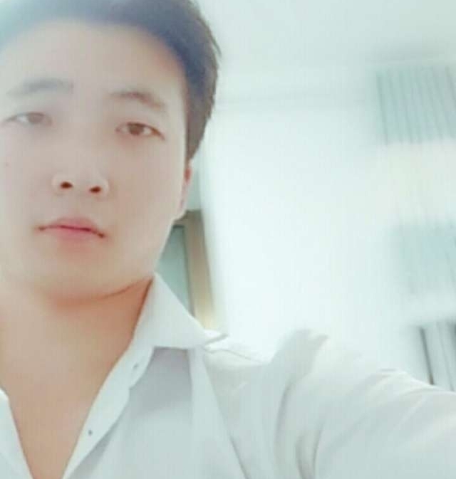 华英雄的第一张照片--连云港相亲服务中心