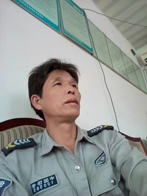 卧窗听雨的第一张照片--连云港相亲服务中心