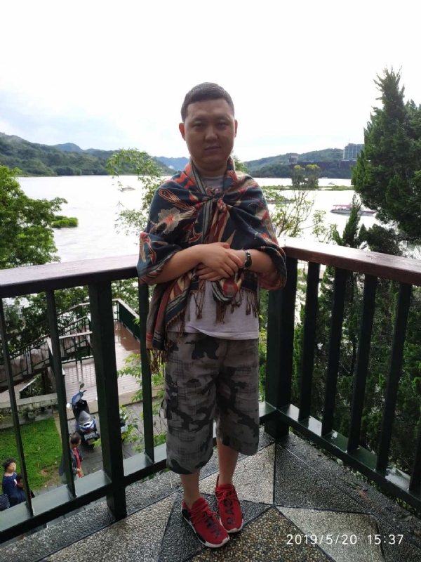 爱情里的俩个人的第一张照片--连云港相亲服务中心