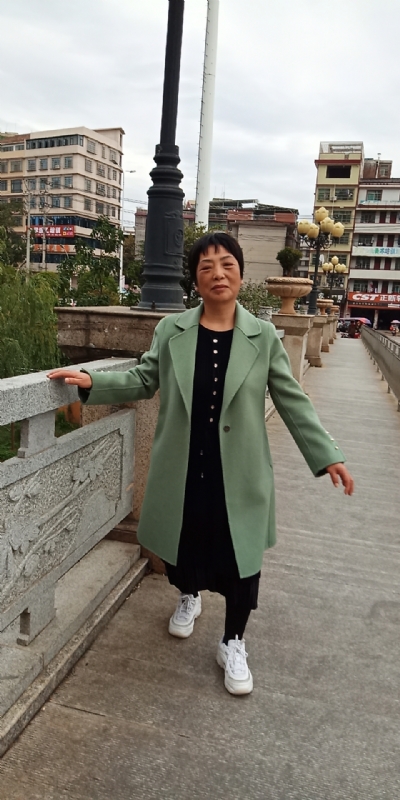 小玲的第一张照片--连云港相亲服务中心