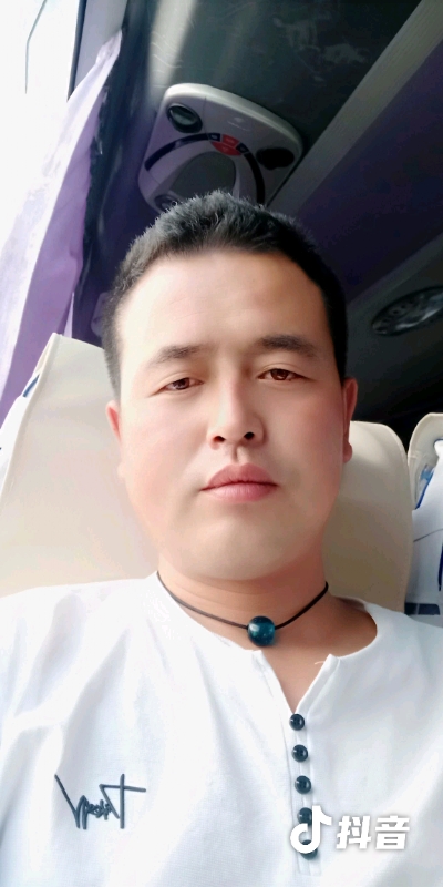 瞬间被爱上的第一张照片--连云港相亲服务中心