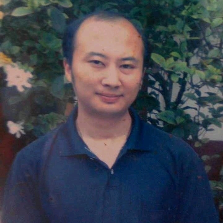 石峰里的生命的第一张照片--连云港相亲服务中心