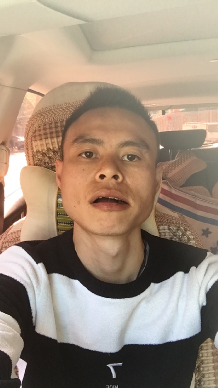 小何的第一张照片--连云港相亲服务中心