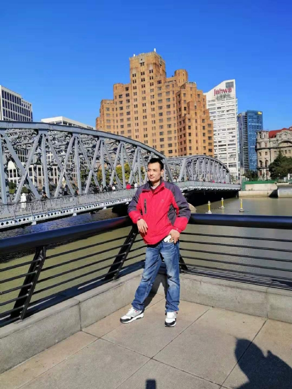 老乐的第一张照片--连云港相亲服务中心