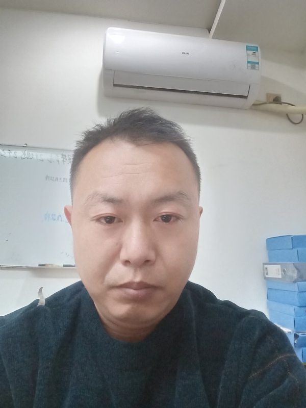 寻找另一半的第一张照片--连云港相亲服务中心