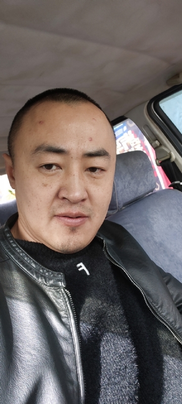 精神九哥的第一张照片--连云港相亲服务中心