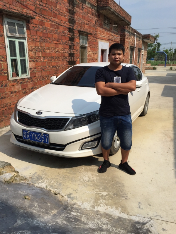 独坐街头的第三张照片--连云港相亲服务中心