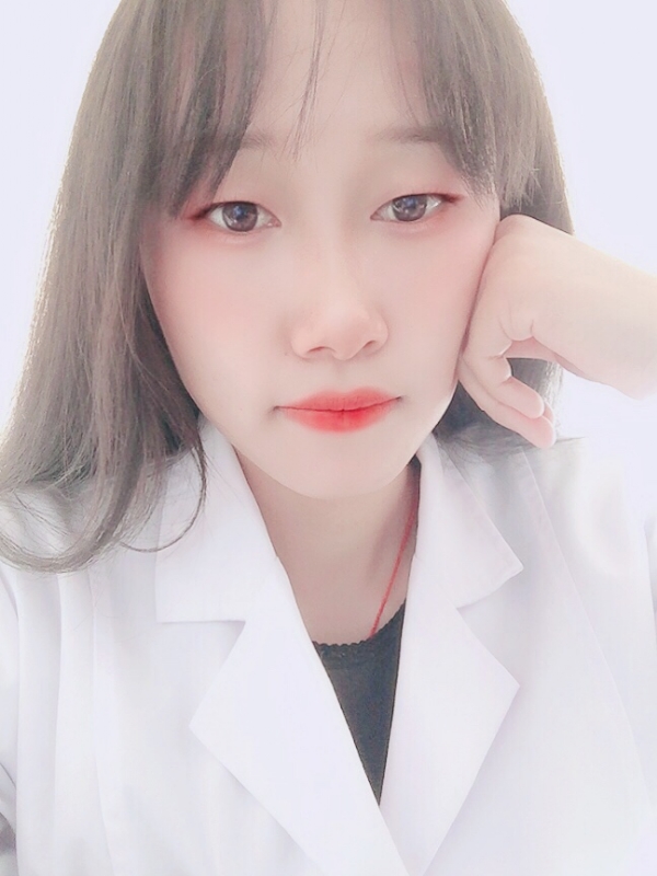 白婚纱的第一张照片--连云港相亲服务中心