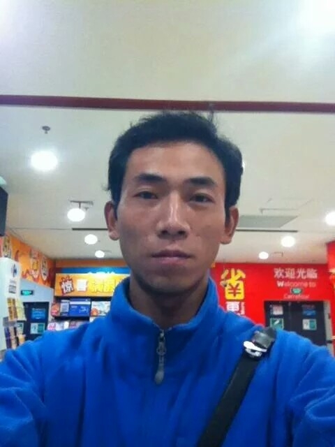 青草地溪水边的第一张照片--连云港相亲服务中心