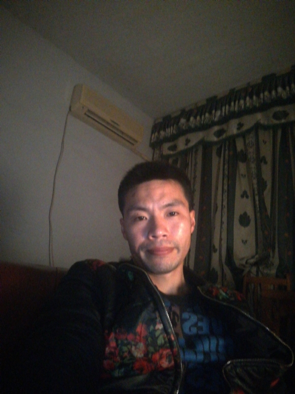 性情男儿的第一张照片--连云港相亲服务中心