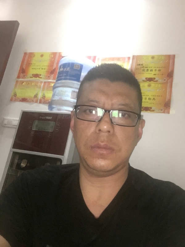 牵手的第一张照片--连云港相亲服务中心