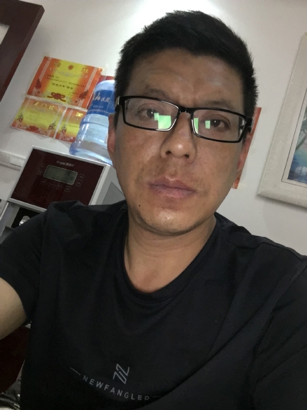 牵手的第三张照片--连云港相亲服务中心