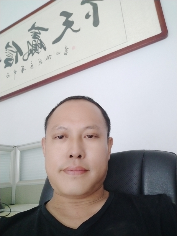 山丘的第一张照片--连云港相亲服务中心