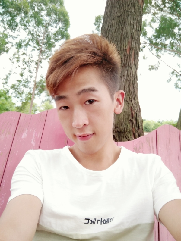 一觉睡到小时候的第一张照片--连云港相亲服务中心