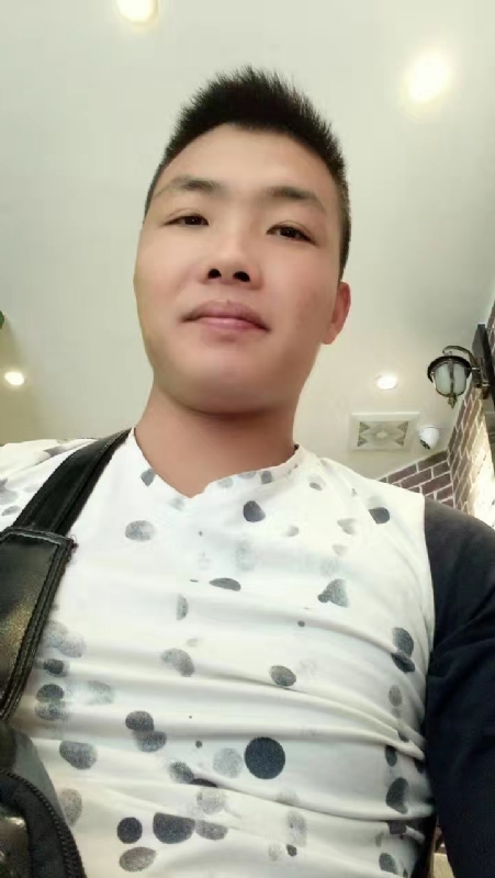 吃生蚝的小乖乖的第一张照片--连云港相亲服务中心