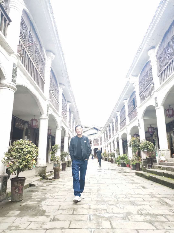 斌哥哥的第一张照片--连云港相亲服务中心