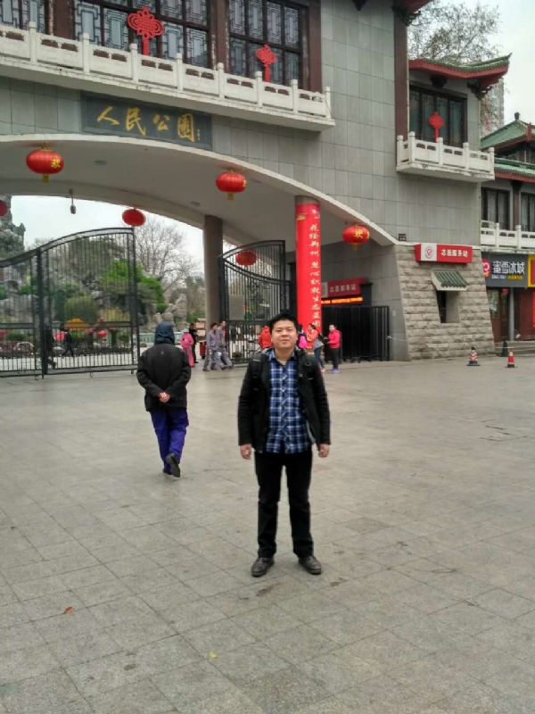 在奋斗的第一张照片--连云港相亲服务中心