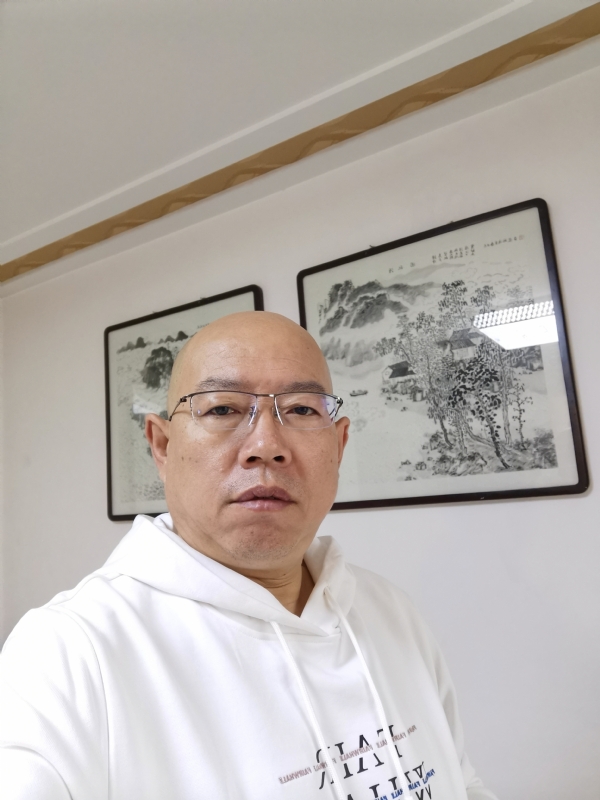 光头博士的第一张照片--连云港相亲服务中心