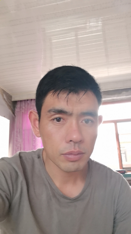 小草莓1981的第一张照片--连云港相亲服务中心