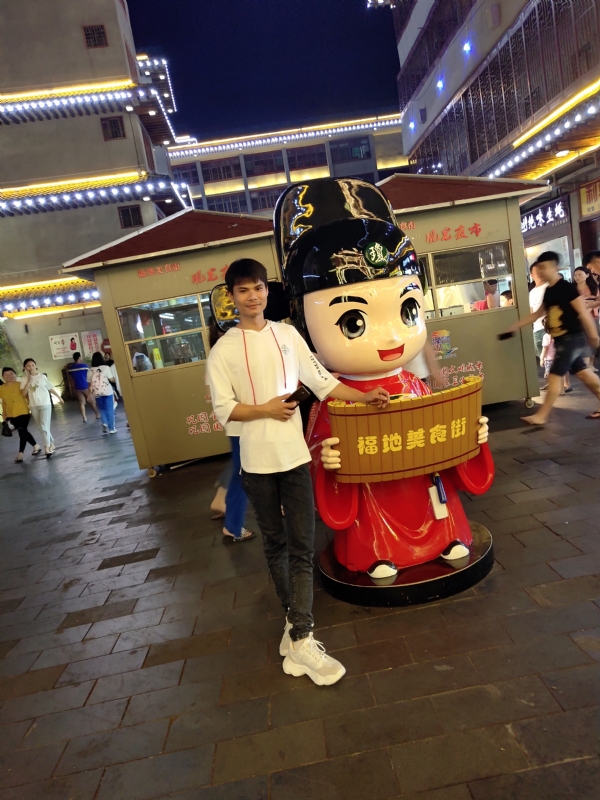 圆嘟嘟的瘦子的第一张照片--连云港相亲服务中心