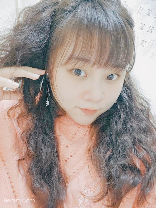 艾薇儿的第一张照片--连云港相亲服务中心