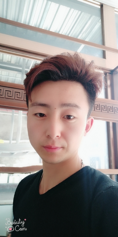 拼命微笑的第二张照片--连云港相亲服务中心