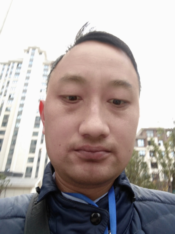 老男人的第一张照片--连云港相亲服务中心