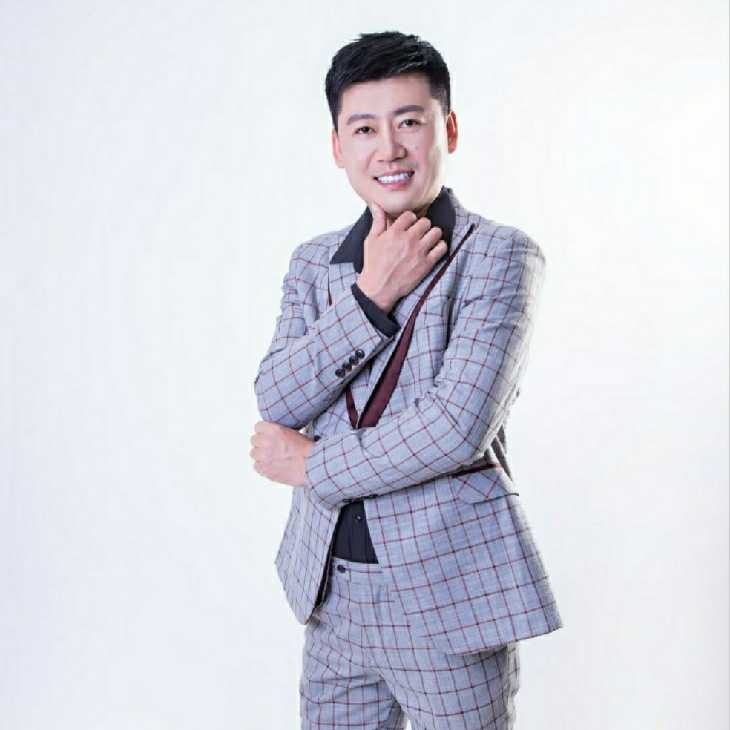 屋顶拾荒人的第一张照片--连云港相亲服务中心