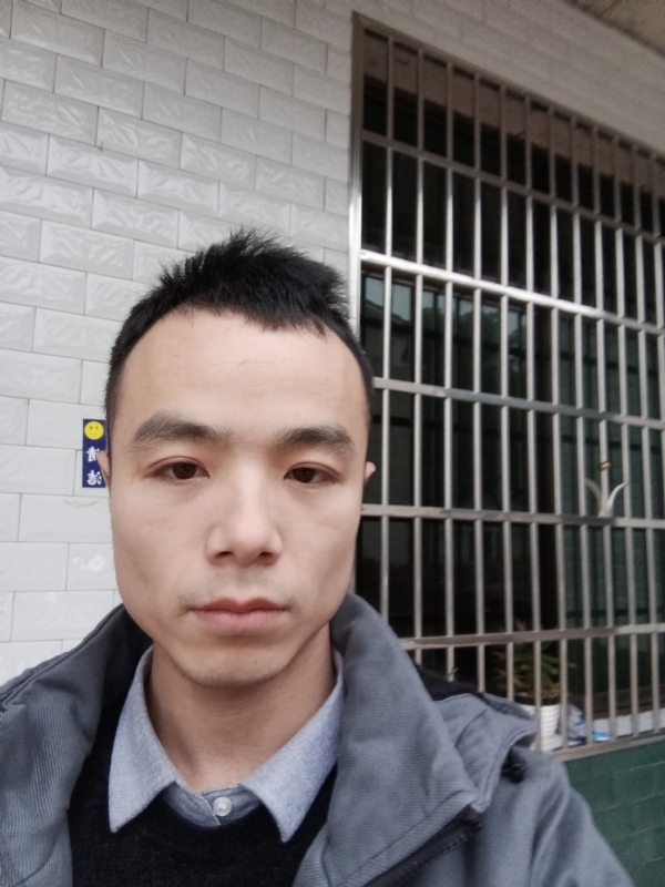 笑得那么开心的第二张照片--连云港相亲服务中心