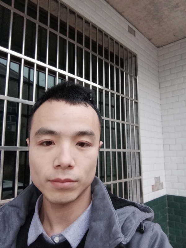 笑得那么开心的第三张照片--连云港相亲服务中心