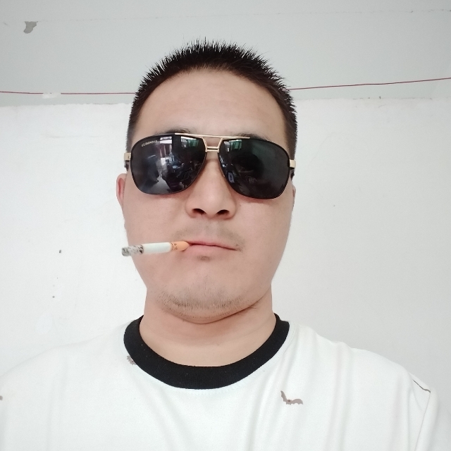 白伟伟的第一张照片--连云港相亲服务中心