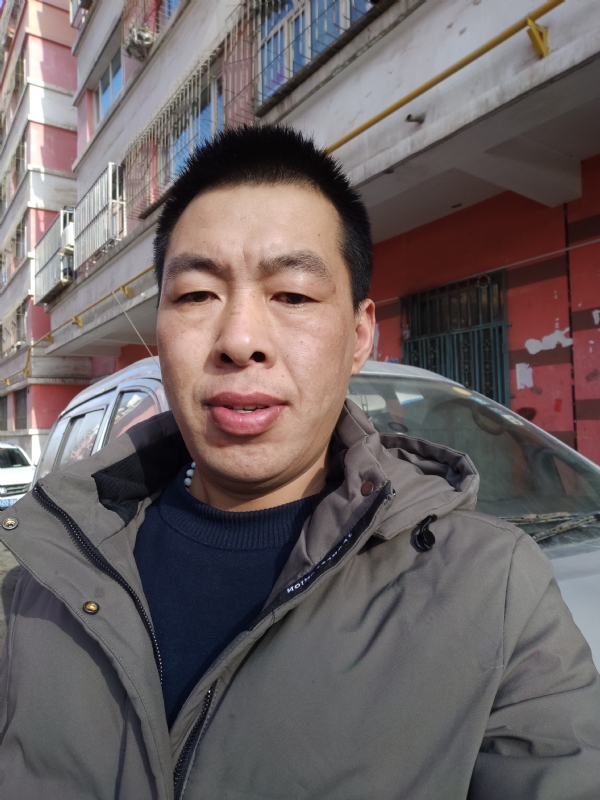 华哥的第一张照片--连云港相亲服务中心