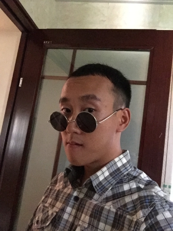 悲喜的第一张照片--连云港相亲服务中心