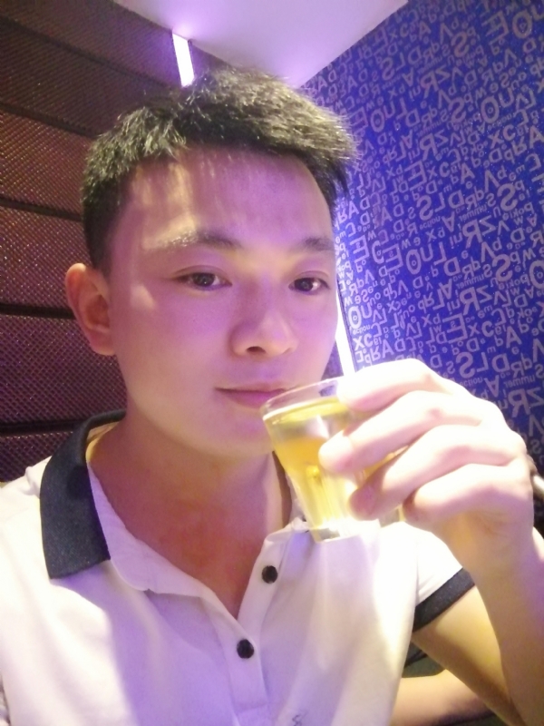 幸福的拥抱的第一张照片--连云港相亲服务中心