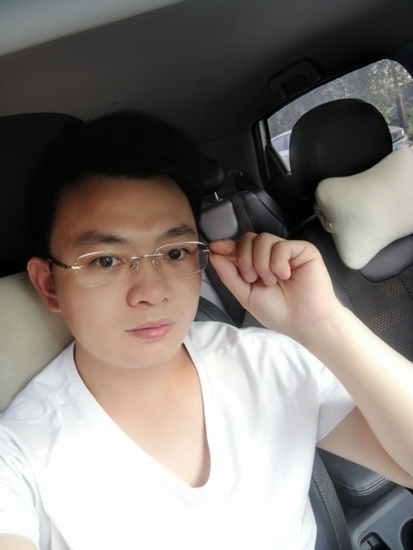 幸福的拥抱的第二张照片--连云港相亲服务中心