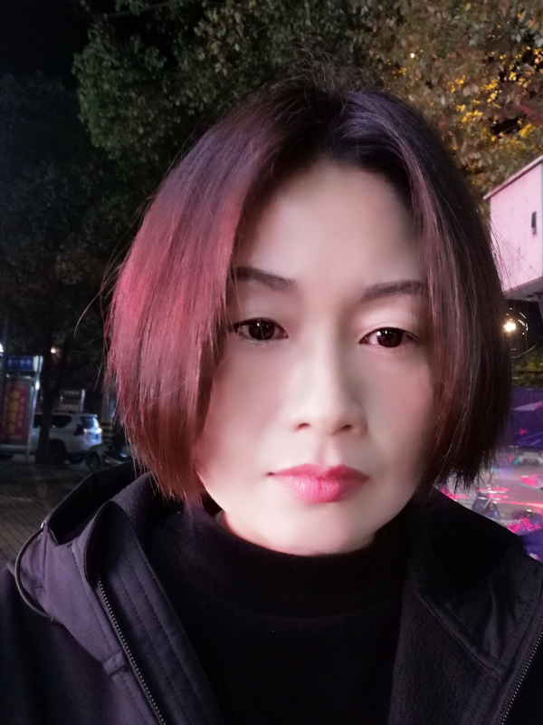 风中百合的第一张照片--连云港相亲服务中心