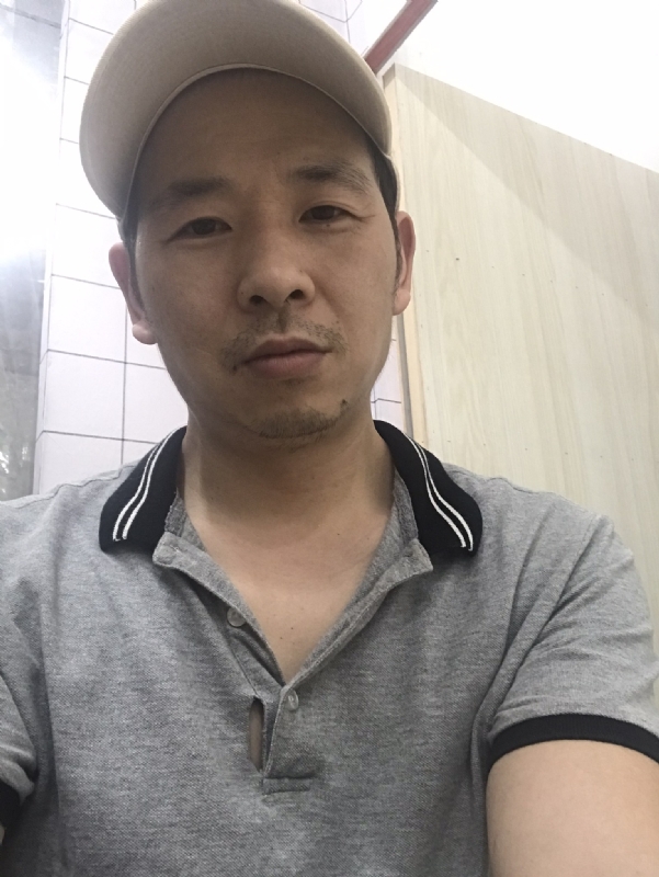 老何的第一张照片--连云港相亲服务中心