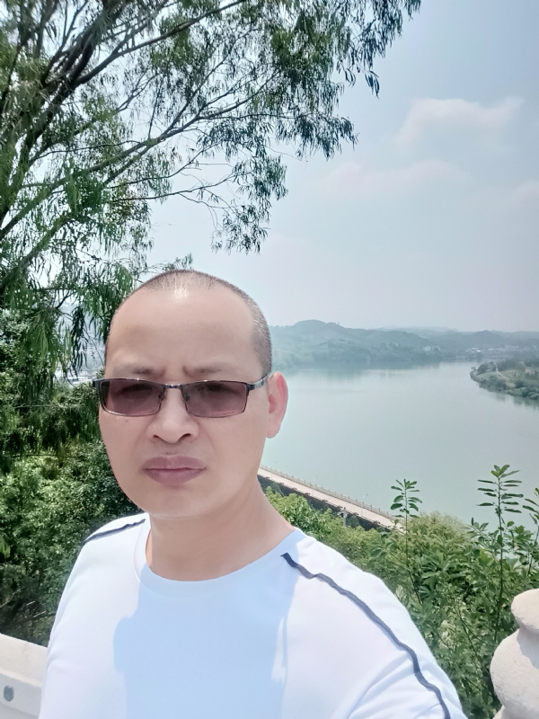 随缘随性的第一张照片--连云港相亲服务中心