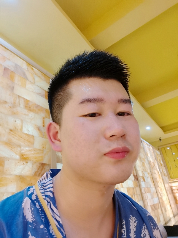 六月与阿十二的第一张照片--连云港相亲服务中心