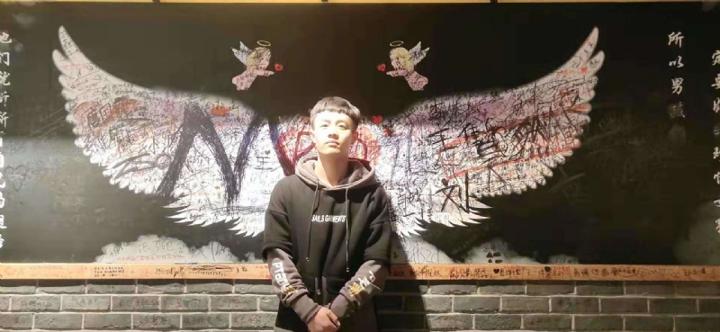 水彩画师的第一张照片--连云港相亲服务中心