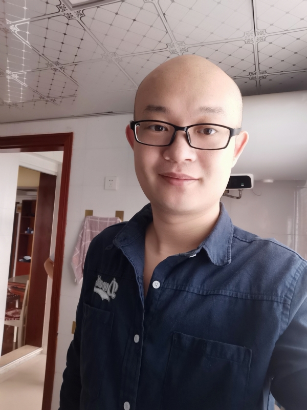 凝望远方的第一张照片--连云港相亲服务中心