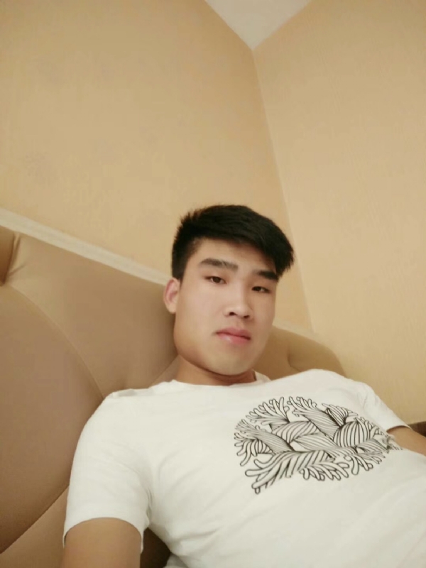 谁不曾孤单上路的第一张照片--连云港相亲服务中心