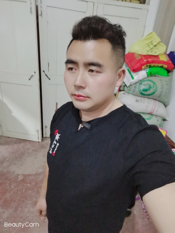 阿杰的第一张照片--连云港相亲服务中心